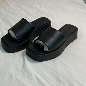 Alohas Black Janice Sandals